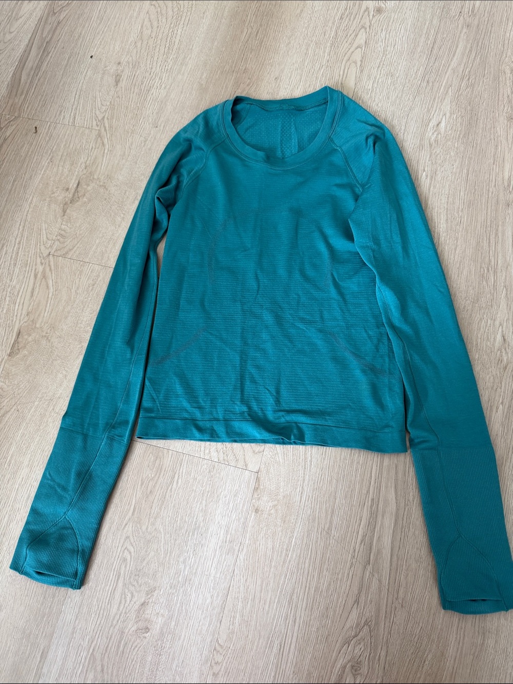 Lululemon swifty tech long sleeve waist length shirt